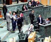 سفير إسرائيل يسخر من برلمان الأردن !