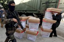 إنتخابات تونس... السبسي أوّلَ