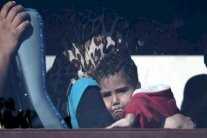 سوريون أنقذوا قبالة قبرص ينتظرون تحديد مصيرهم