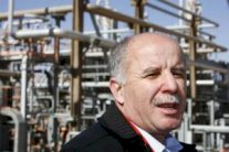 سوناطراك الجزائرية تحافظ على استثماراتها رغم تراجع أسعار النفط