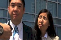 الزوجان الاميركيان اللذان برآ من وفاة ابنتهما في قطر غادرا البلاد