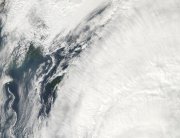 الإعصار هاغوبيت يضرب شرق الفلبين بقوة الأحد