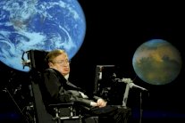 هوكينغ يريد تمثيل دور الشرير في أحد أفلام جيمس بوند