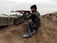 النصرة وحلفاؤها ينتزعون معسكرين مهمين من الأسد