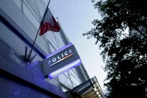 فرنسية تقاضي وزير الخارجية لأن ابنها سافر لـ