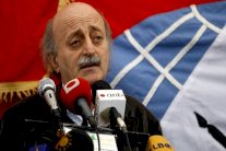 المحكمة الدولية تطلب وليد حنبلاط وعلي حمادة للشهادة