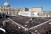 الفاتيكان يدعم جهود أميركا في الشرق وإقفال غوانتانامو