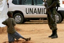  السودان يزيد الضغوط لرحيل مهمة الامم المتحدة