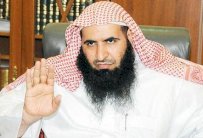 ضجة في السعودية بعد ظهور زوجة رجل دين مكشوفة الوجه