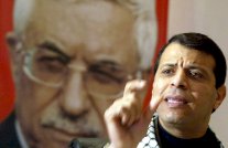 الالاف من انصار محمد دحلان يتظاهرون في غزة 