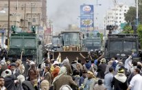 الحوثيون يستولون على مبان حكومية في صنعاء