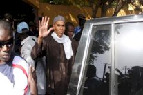 كريم واد يدقّ باب الحرية