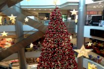 العيد لا يكتمل في لبنان إلا بلقاء الأقطاب المتخاصمة