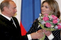 أحدث قنابل بوتين: أنا أعيش قصة حب!