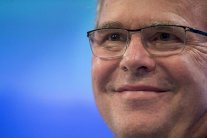 رسائل جيب بوش تكشف صفات سياسي قد يكون رئيس أميركا