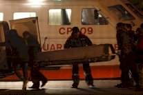 انتشال اربع جثث من العبارة الايطالية