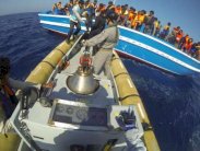 البحرية الإيطالية تنقذ أكثر من 900 مهاجر