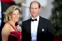 كنّة الملكة اليزابيث: المرأة المسلمة أنيقة ومحتشمة