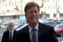 السفير الاميركي في روسيا يقول انه سيغادر منصبه في نهاية شباط الجاري