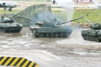 في روسيا... دبابات ترقص !