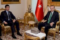 بارزاني في بغداد لحسم خلاف تصدير نفط كردستان عبر تركيا