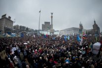 المعارضة الأوكرانية تؤكد تصميمها على مواجهة سلطة الرئيس