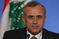  الرئيس اللبناني يطلب تدخل القضاء في قضية شخص قبل تمثال العذراء 