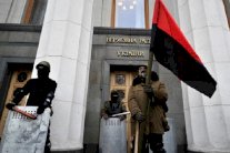 فيكتور يانوكوفيتش الرجل الذي نبذه الشارع مرتين