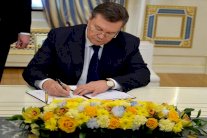 مؤشرات إلى انتهاء حكم يانوكوفيتش في أوكرانيا