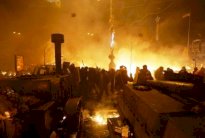 25 قتيلاً في إقتحام الشرطة الأوكرانية لميدان الإستقلال