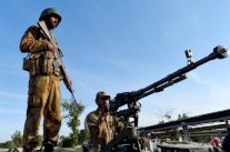 الحكومة الباكستانية تتشاور مع القوى السياسية لشن عملية ضد طالبان