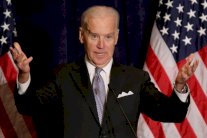 بايدن يؤكد لرئيس الحكومة الأوكرانية دعم الولايات المتحدة لبلاده