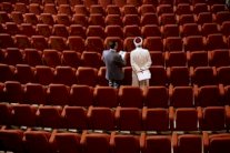 دعوة القادة العراقيين لمفاوضات تنهي الأزمات وشلل البرلمان