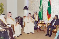 الأمير سلمان يتبرع ببناء 10 مساجد في المالديف