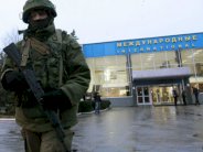 مدنيون في سيمفيروبول يعتبرون 