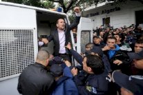  تساؤلات عديدة حول قدرة بوتفليقة على قيادة الجزائر لولاية رابعة