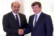 الجربا يلتقي أوغلو فور عودته من الأردن