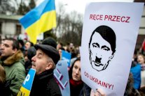 رئيس وزراء اوكرانيا يحذر من 