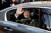 هولاند لبوتين: ضم القرم لروسيا