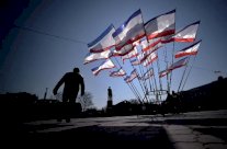 توافق على رفع الحصار عن القواعد الاوكرانية في القرم حتى 21 الجاري