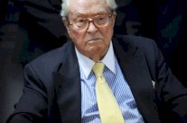 لوبن يتوقع أن تصبح ابنته رئيسة لفرنسا في 2017 