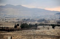 قوات الأسد مدعومة بعناصر من حزب الله تسيطر على يبرود