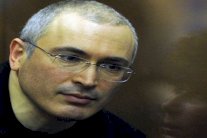 خودوركوفسكي يندد امام المتظاهرين في كييف بسياسة بوتين في اوكرانيا 