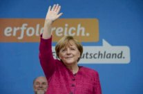 ميركل تندد بتدخل القوات الروسية خارج القرم