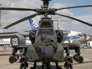 السعودية تدشن طائرة أباتشي 