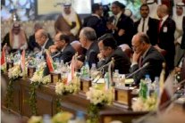 وزير الخارجية الكويتي: أزمة سوريا تنتهي بالحل السياسي والمفاوضات