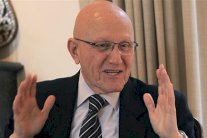 أوباما يتصل بسلام داعمًا ومشددًا على انتخاب رئيس في موعده