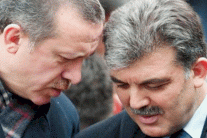 تويتر يفجر الصراع بين كبيري تركيا 