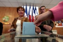 اليمين المتطرف في فرنسا يفوز ب13 بلدية 