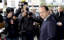 هولاند مدعو للتحرك بعد هزيمة الاشتراكيين في الانتخابات البلدية